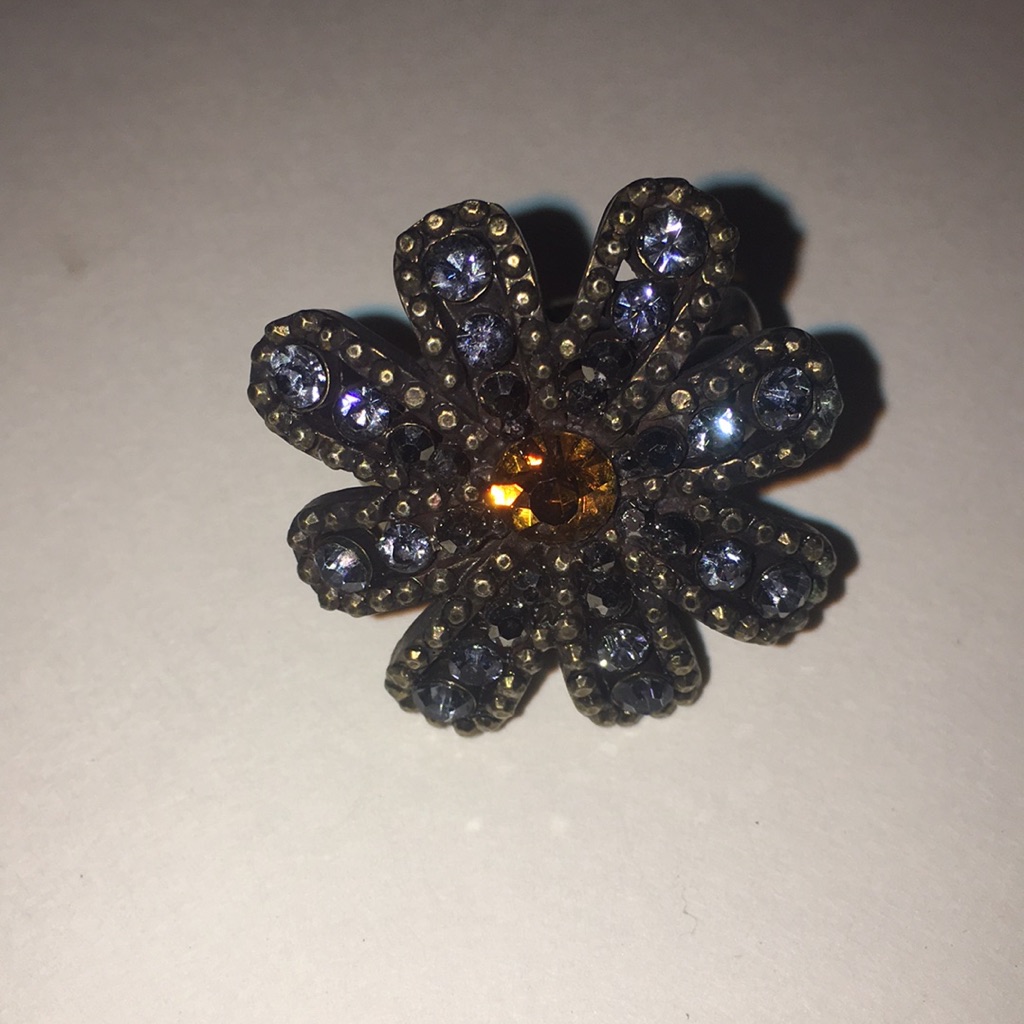 Bold Statement Flower Ring With Elastic Band Bold Statement Flower Ring With Elastic Band